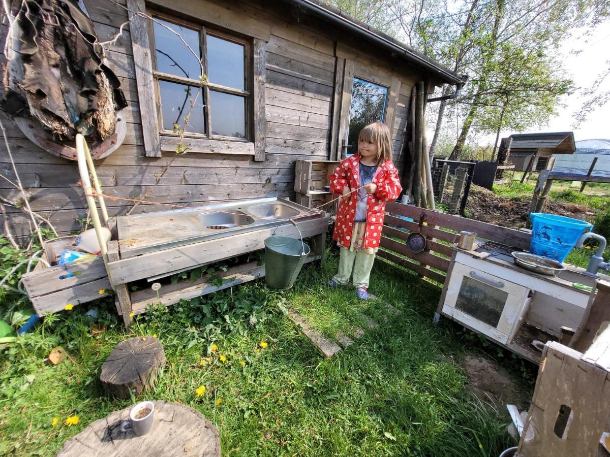 Slapen Tussen De Ezels In De Yurt Hotell Aarschot Exteriör bild